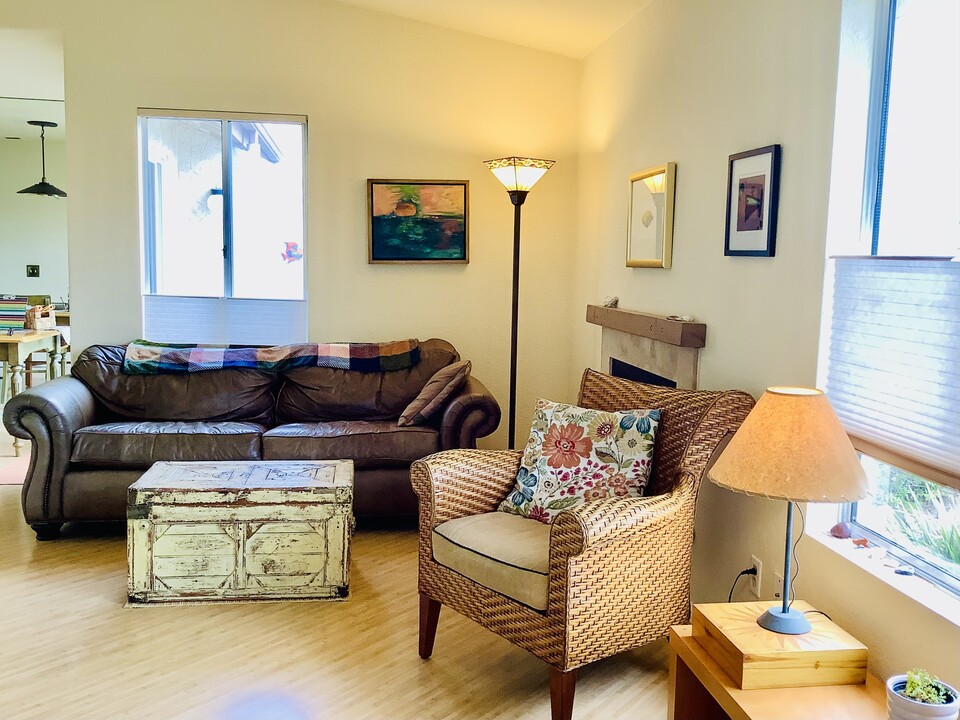 7488 Altiva Pl, Unit Barbara in Carlsbad, CA - Building Photo