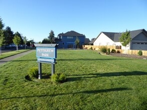 21144 Darnel Ave in Bend, OR - Building Photo - Building Photo