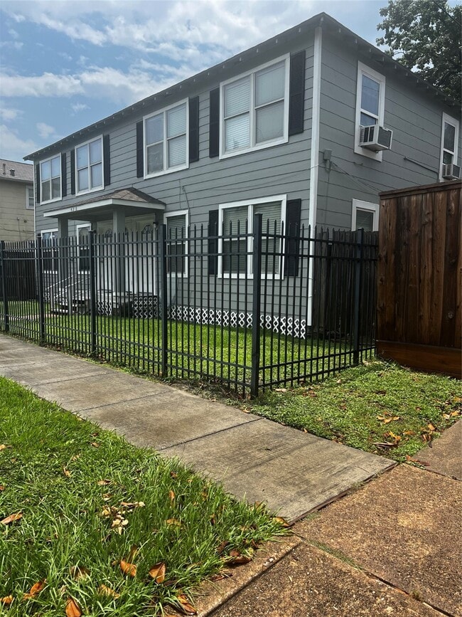 4210 Ennis St in Houston, TX - Building Photo - Building Photo