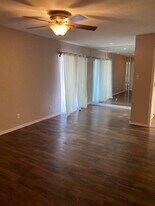 12834 Midway Rd in Dallas, TX - Building Photo