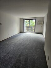 Whytecliffe Apartments in Greenfield, WI - Building Photo - Interior Photo