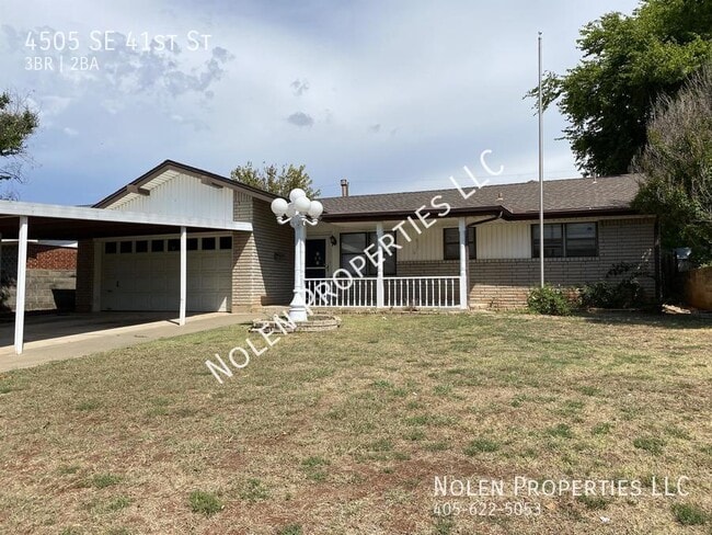 property at 4505 SE 41st St