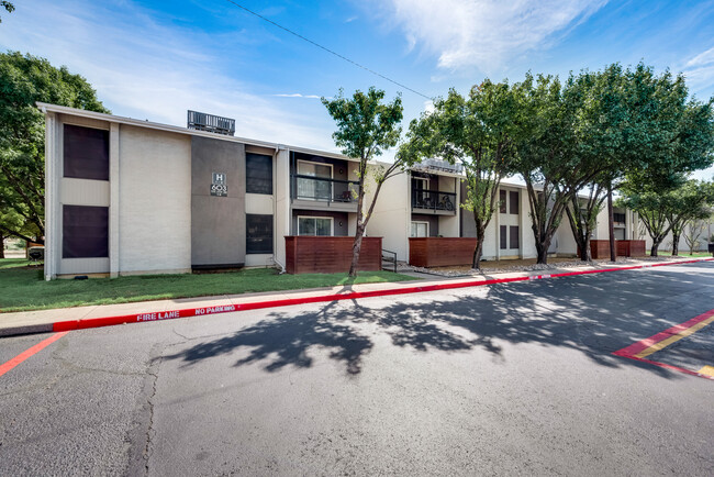 The Loop in Denton, TX - Building Photo - Building Photo