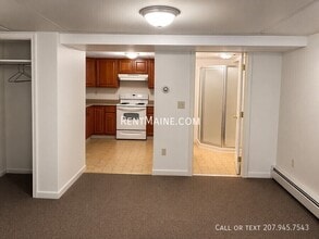 104 Main St in Winterport, ME - Building Photo - Building Photo