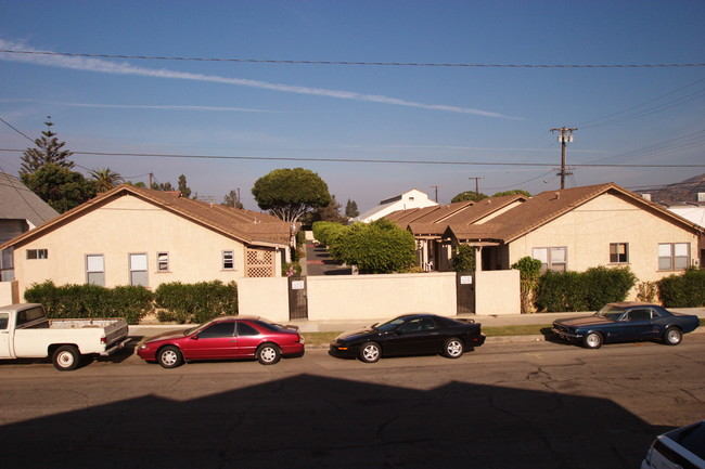 121 N Oak St in Santa Paula, CA - Building Photo - Building Photo