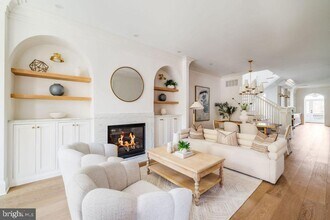 2460 Ontario Rd NW in Washington, DC - Building Photo - Building Photo