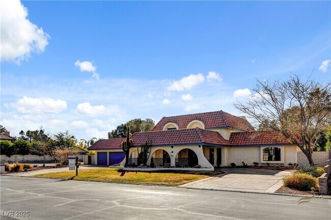 property at 2501 Wimbledon Dr