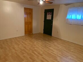 8736 Overlook Dr, Unit 2 in Temple Terrace, FL - Building Photo - Building Photo