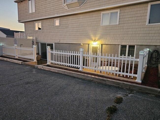 152 Ocean Dr in Seabrook, NH - Foto de edificio - Building Photo