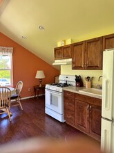 3282 Happy Valley Rd in Sequim, WA - Foto de edificio - Building Photo