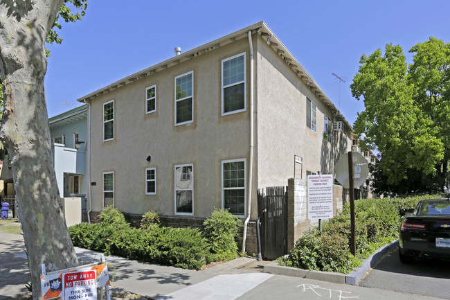 2813 P St in Sacramento, CA - Foto de edificio - Building Photo