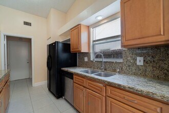 14 Misty Meadow Dr in Boynton Beach, FL - Building Photo - Building Photo