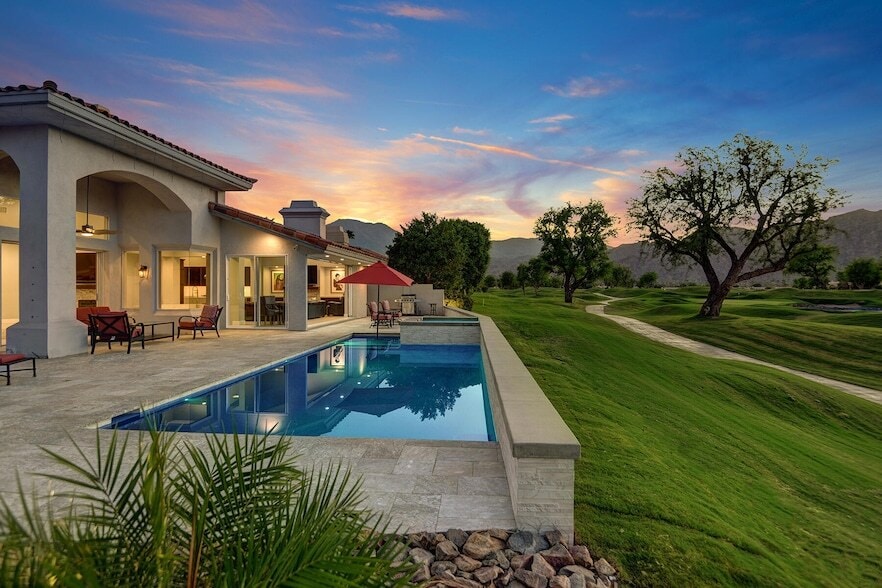54435 Southern Hill in La Quinta, CA - Building Photo
