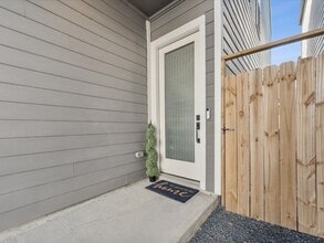 8411 Berry Brush Ln in Houston, TX - Building Photo - Building Photo
