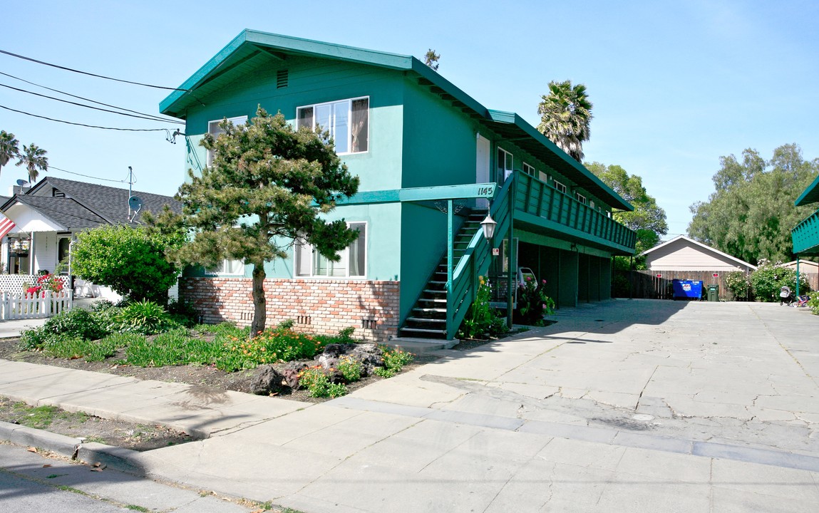 1145 Davis St in Redwood City, CA - Building Photo