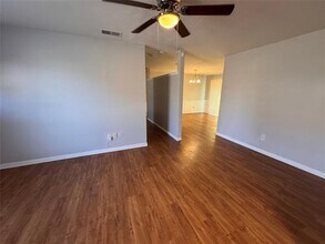 1239 Hidden Valley Dr in Dallas, TX - Building Photo - Building Photo