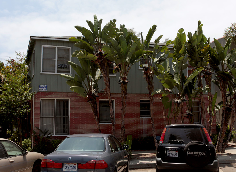 1218 E 2nd in Long Beach, CA - Foto de edificio