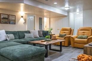 1267 E Hickenlooper Way in Draper, UT - Building Photo