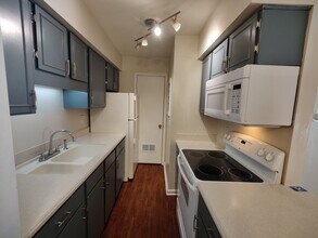930 Margarite Dr in Pittsburgh, PA - Building Photo - Building Photo