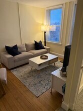 222 Hanover St, Unit 17 in Boston, MA - Foto de edificio - Building Photo