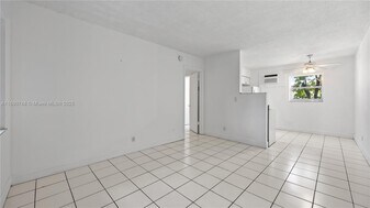 400 SE 31st St in Fort Lauderdale, FL - Building Photo
