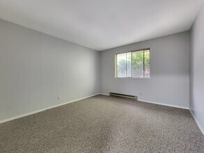 9048 15th Ave in Kenosha, WI - Building Photo - Building Photo
