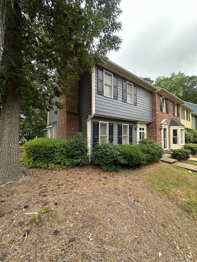 property at 5621 Hamstead Crossing