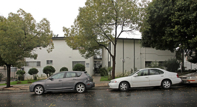 923 Nolden St in Los Angeles, CA - Building Photo - Building Photo