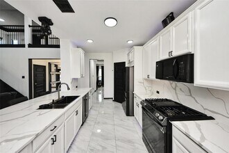 27947 Hendrix Park Dr in Spring, TX - Building Photo - Building Photo