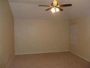 12024 Gold Creek Dr E in Fort Worth, TX - Building Photo - Building Photo