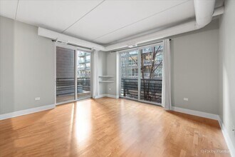 873 N Larrabee St in Chicago, IL - Building Photo - Building Photo