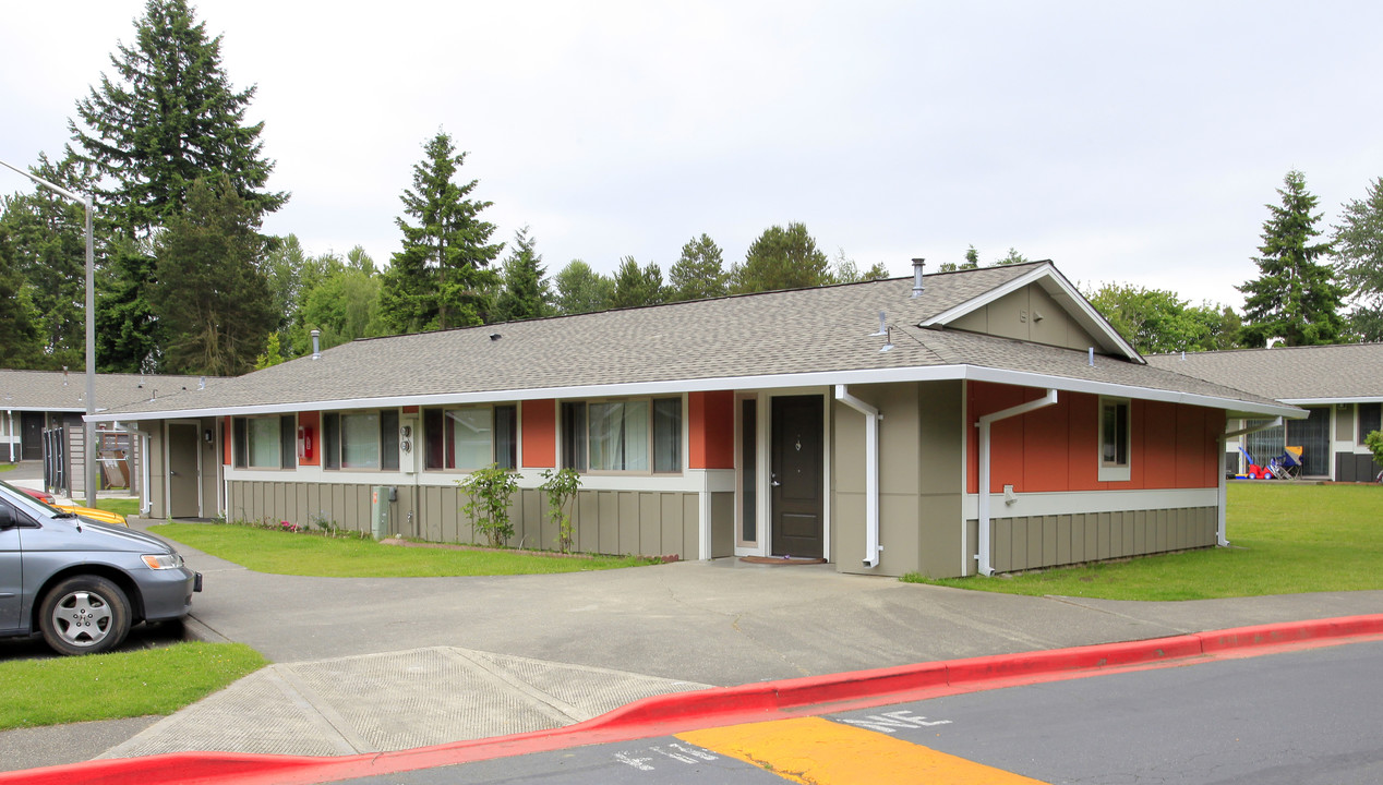 Valli Kee Apartments in Kent, WA - Building Photo