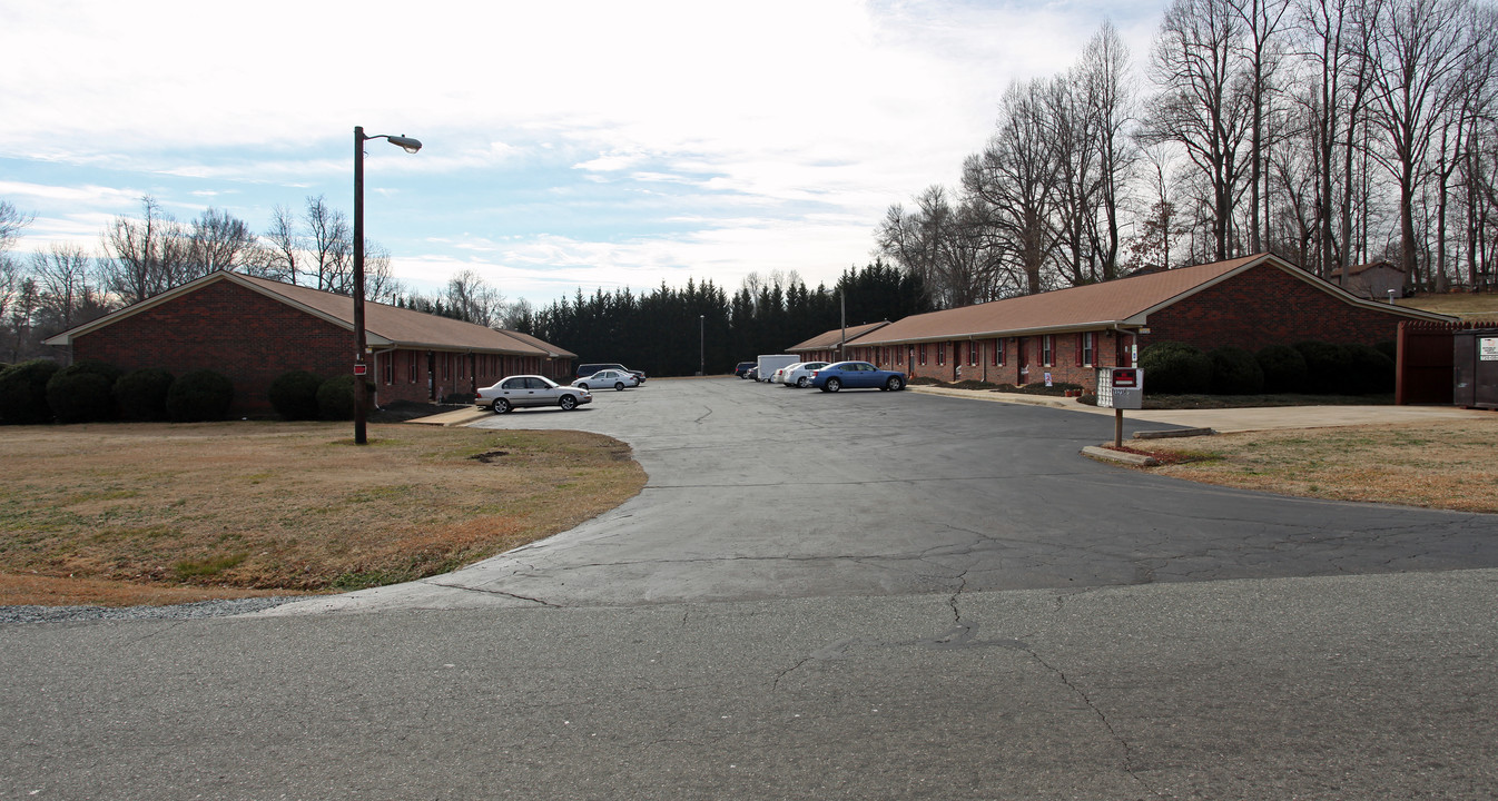 1323 Sidney Ave in Burlington, NC - Building Photo