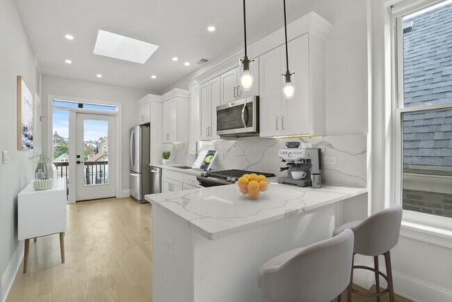1241 N Bosworth Ave in Chicago, IL - Building Photo - Building Photo