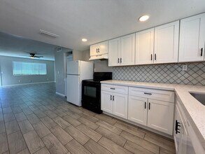 3302 W Loma Ln in Phoenix, AZ - Building Photo - Building Photo