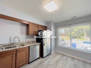 4245 Morgate Ln in Portsmouth, VA - Foto de edificio - Building Photo