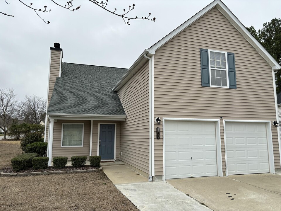 100 Polyanthus Pl in Holly Springs, NC - Building Photo