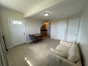 2263 Okoa St, Unit PR003 in Honolulu, HI - Building Photo - Building Photo