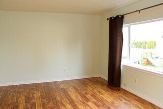 4224-4224 N Commercial Ave in Portland, OR - Building Photo - Building Photo