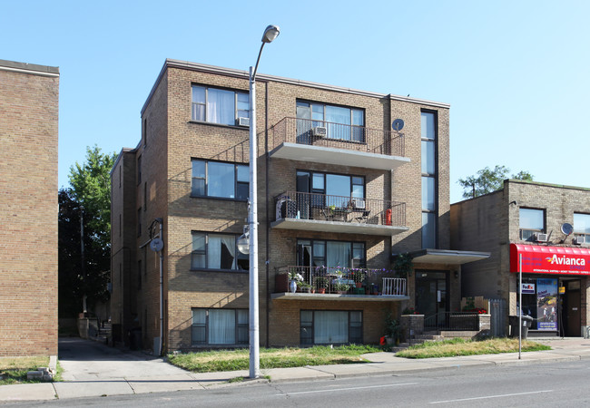 1480 Eglinton Ave in Toronto, ON - Building Photo - Building Photo