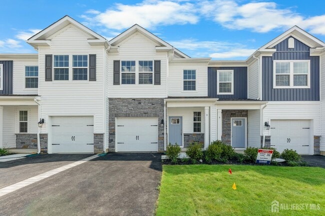 8 Anna Ln in Mount Holly, NJ - Building Photo - Building Photo
