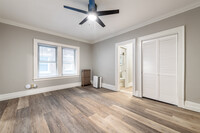 Clifton Lake Apartments in Cleveland, OH - Building Photo - Interior Photo