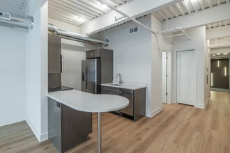 101NQ in Lancaster, PA - Building Photo - Interior Photo