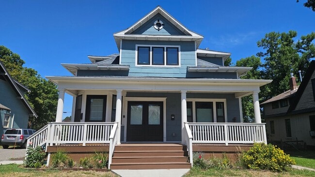 property at 607 W Main St