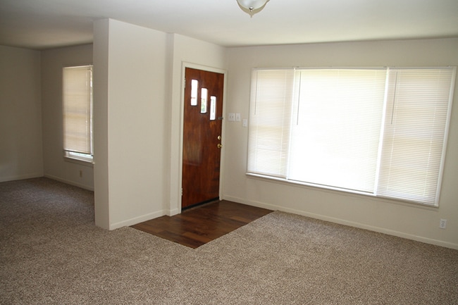 121 N McEntire Ct in White Settlement, TX - Building Photo - Building Photo
