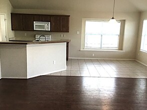 1401 Brownford Dr in Burleson, TX - Building Photo - Building Photo