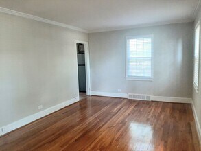 224 W Trinity Ave in Durham, NC - Building Photo - Building Photo