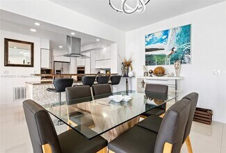 4001 S Ocean Dr in Hollywood, FL - Building Photo - Building Photo