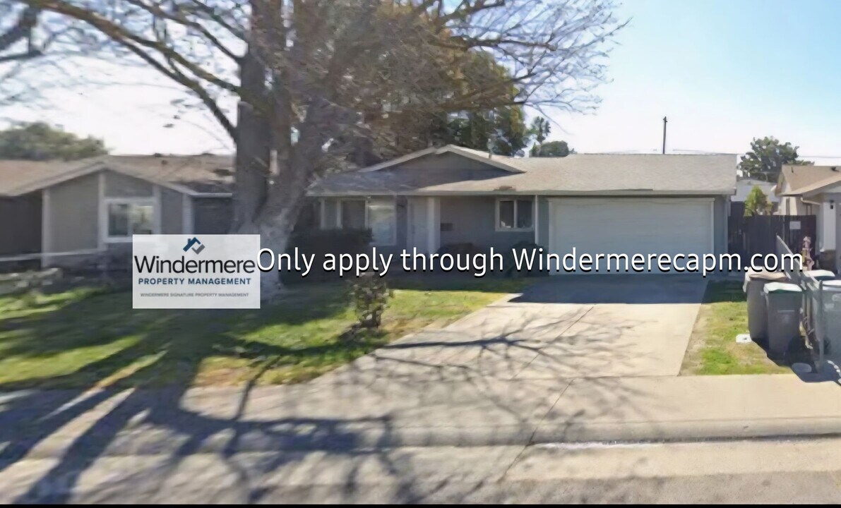 1025 Marston St in West Sacramento, CA - Building Photo