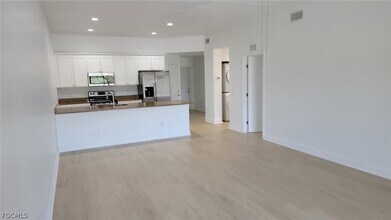 608 SE 13th Terrace in Cape Coral, FL - Building Photo - Building Photo